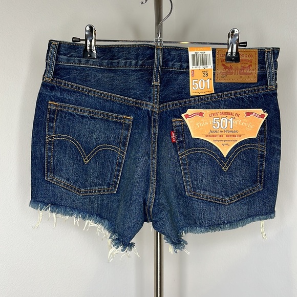 🔹 Levi’s 501 Cutoff Shorts - Picture 2 of 5